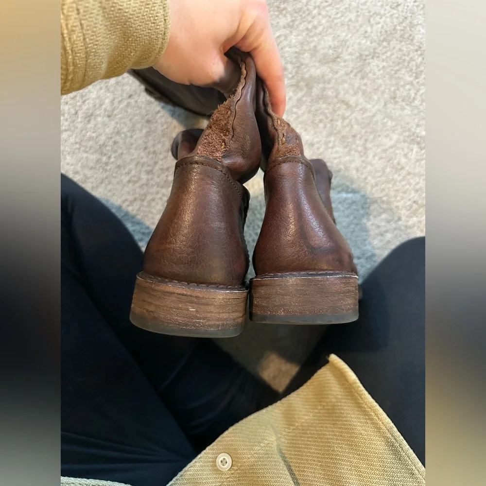 Frye Brown Tall Riding Boot Full Grain Leather Rugged Detail Size 8.5 B - Picture 6 of 7